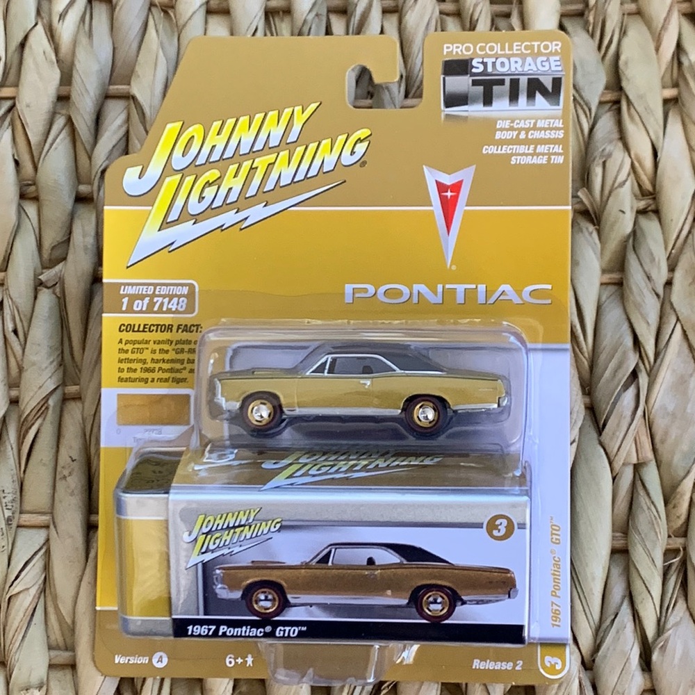 JOHNNY LIGHTNING 1967 Pontiac GTO Diecast Pro Collector Tin LTD Edition GOLD Car